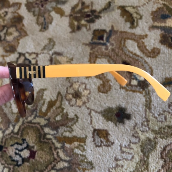 Fendi sunglasses main image 4